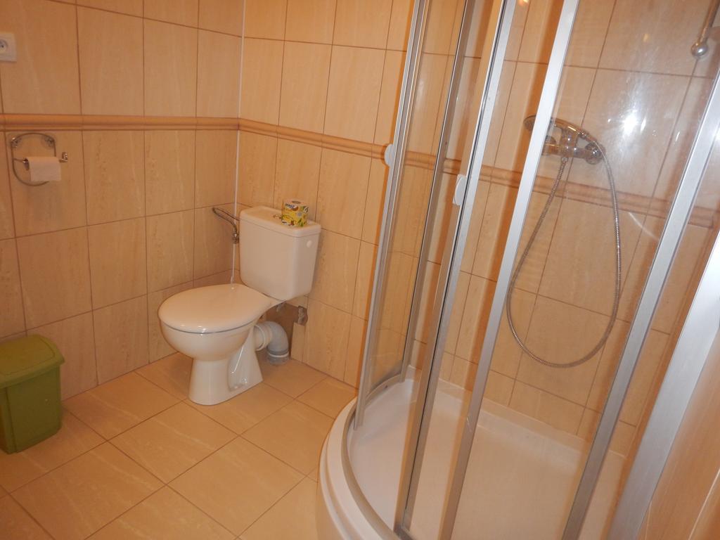 Hotel Konsky Dvor Brzotín Habitación foto